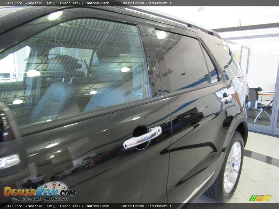 2014 Ford Explorer XLT 4WD Tuxedo Black / Charcoal Black Photo #8