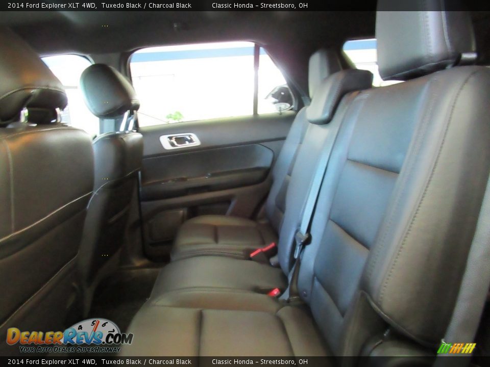 2014 Ford Explorer XLT 4WD Tuxedo Black / Charcoal Black Photo #17