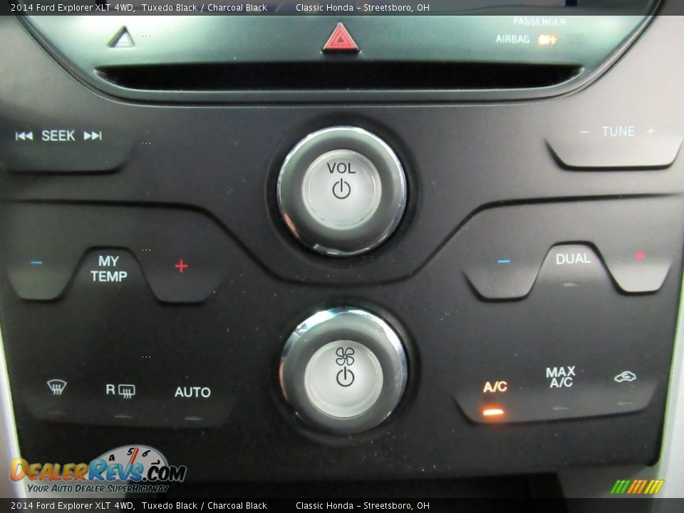 2014 Ford Explorer XLT 4WD Tuxedo Black / Charcoal Black Photo #27