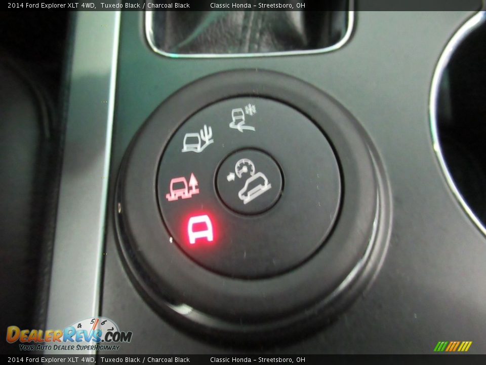 2014 Ford Explorer XLT 4WD Tuxedo Black / Charcoal Black Photo #30