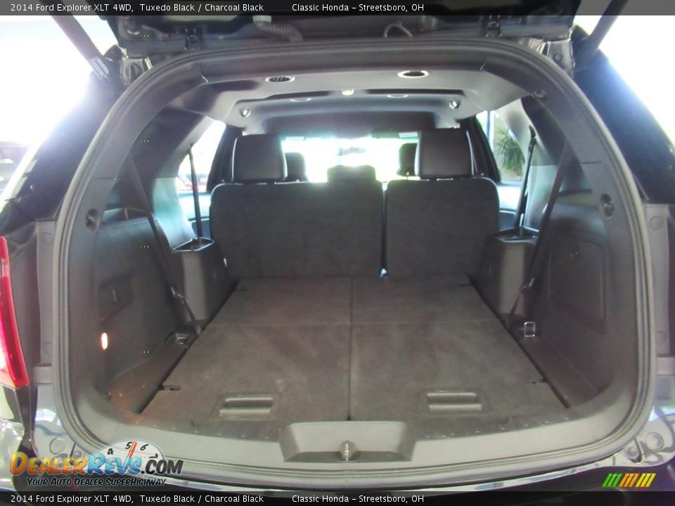 2014 Ford Explorer XLT 4WD Tuxedo Black / Charcoal Black Photo #34