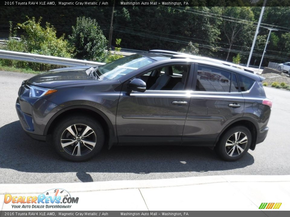 2016 Toyota RAV4 XLE AWD Magnetic Gray Metallic / Ash Photo #5