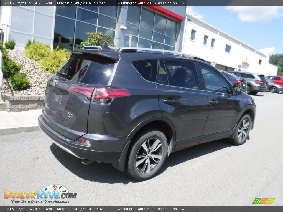 2016 Toyota RAV4 XLE AWD Magnetic Gray Metallic / Ash Photo #8