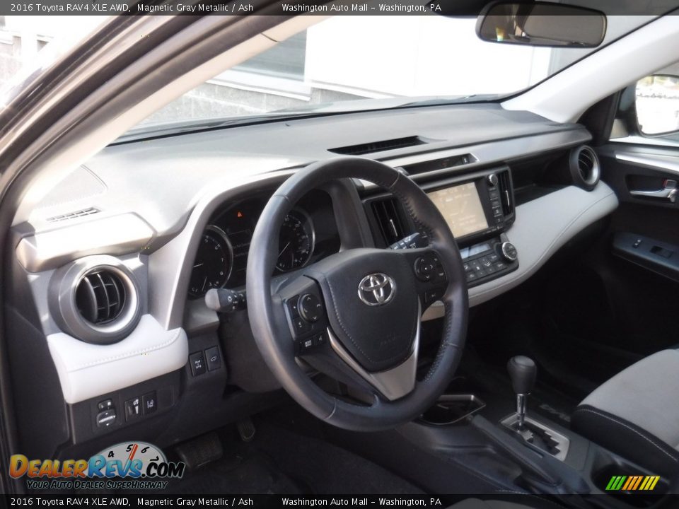 2016 Toyota RAV4 XLE AWD Magnetic Gray Metallic / Ash Photo #10