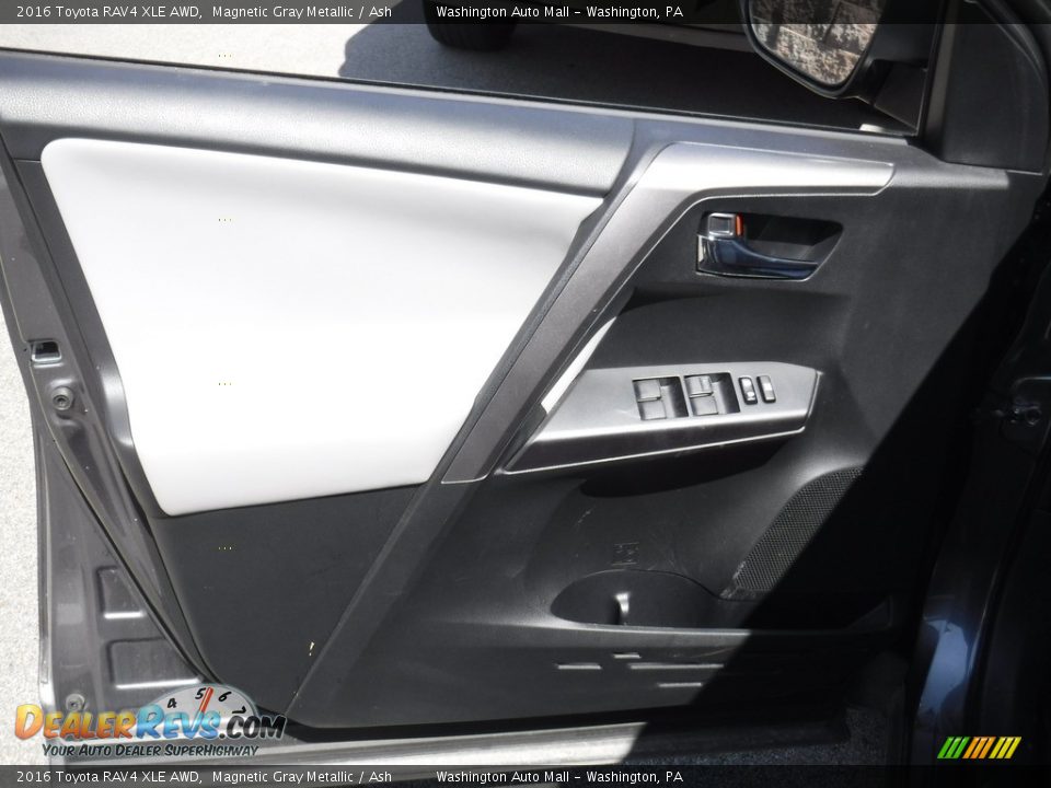 2016 Toyota RAV4 XLE AWD Magnetic Gray Metallic / Ash Photo #11
