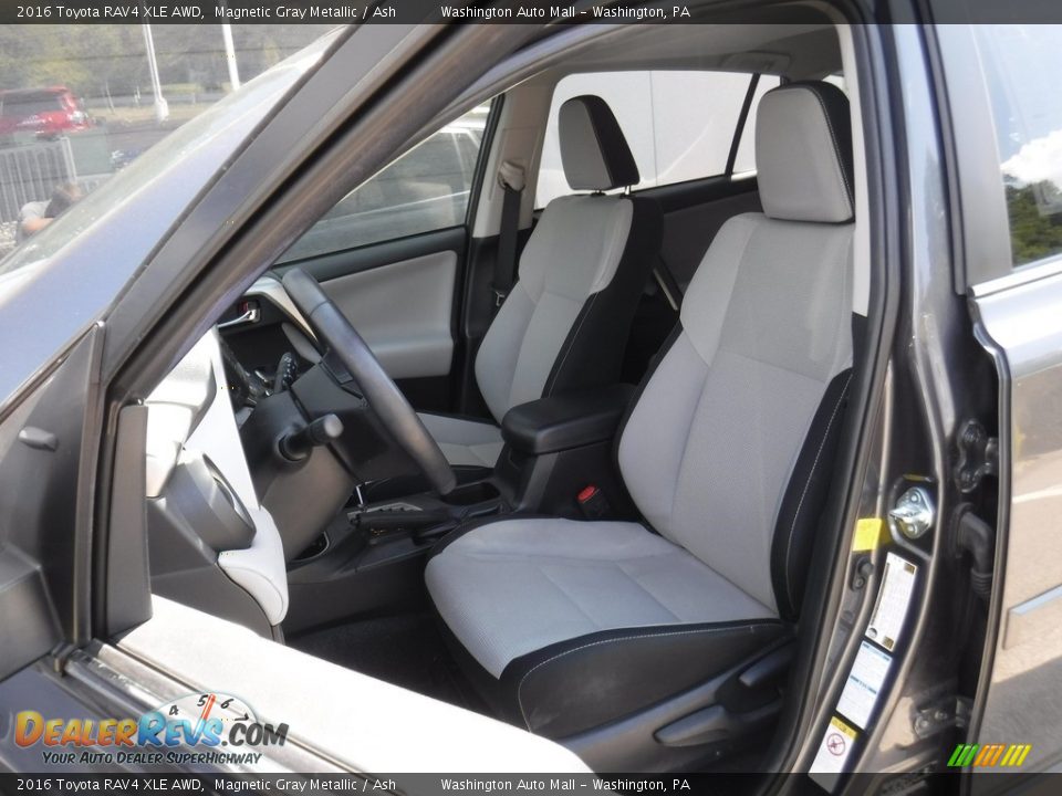 2016 Toyota RAV4 XLE AWD Magnetic Gray Metallic / Ash Photo #12