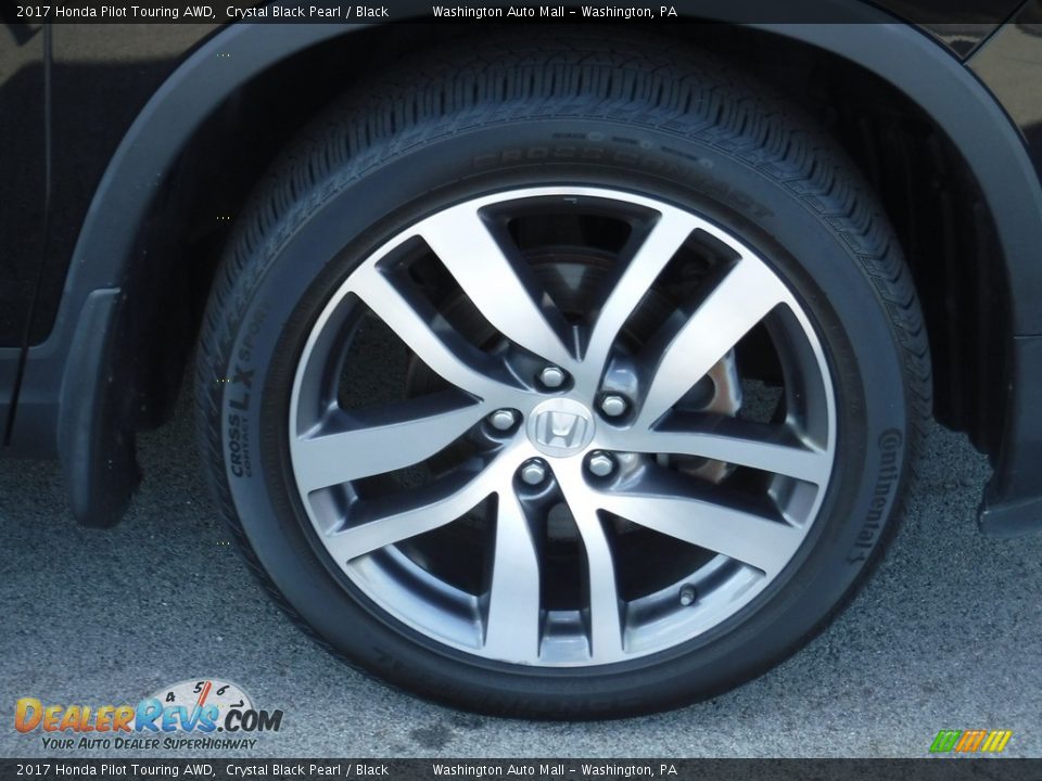 2017 Honda Pilot Touring AWD Crystal Black Pearl / Black Photo #3