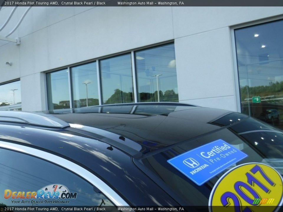 2017 Honda Pilot Touring AWD Crystal Black Pearl / Black Photo #4