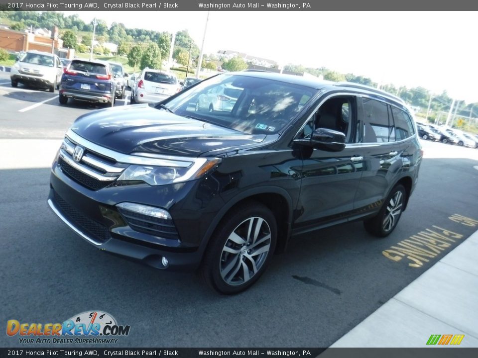 2017 Honda Pilot Touring AWD Crystal Black Pearl / Black Photo #6