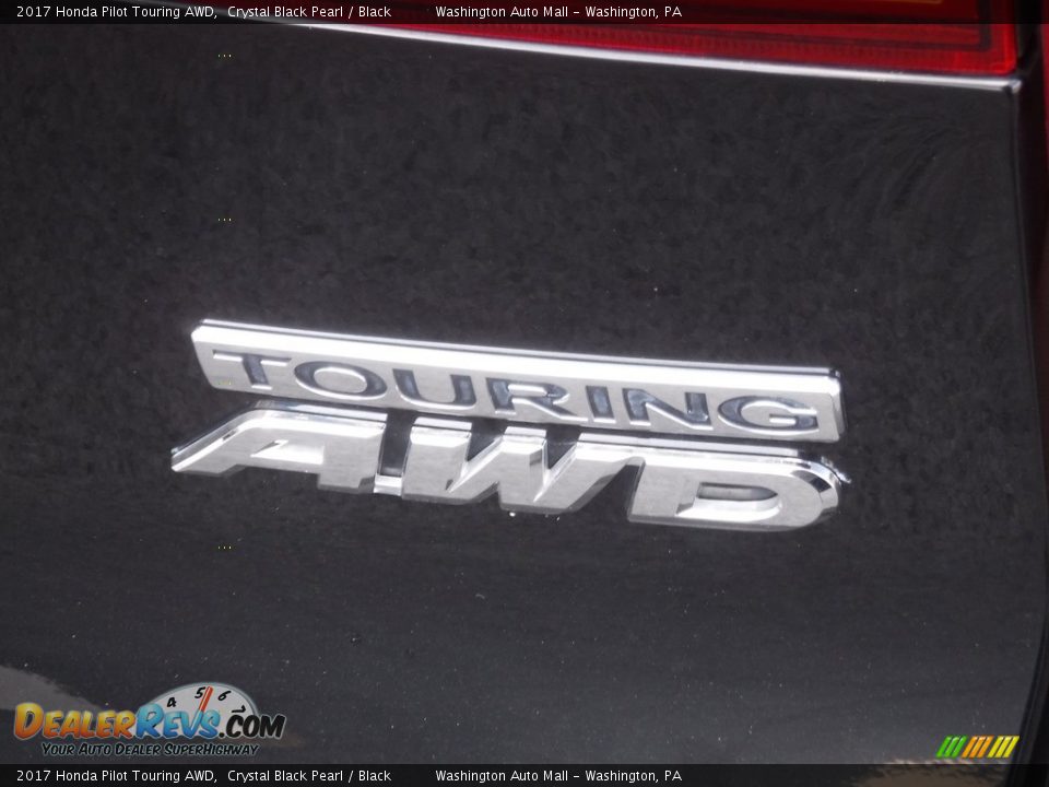 2017 Honda Pilot Touring AWD Crystal Black Pearl / Black Photo #10