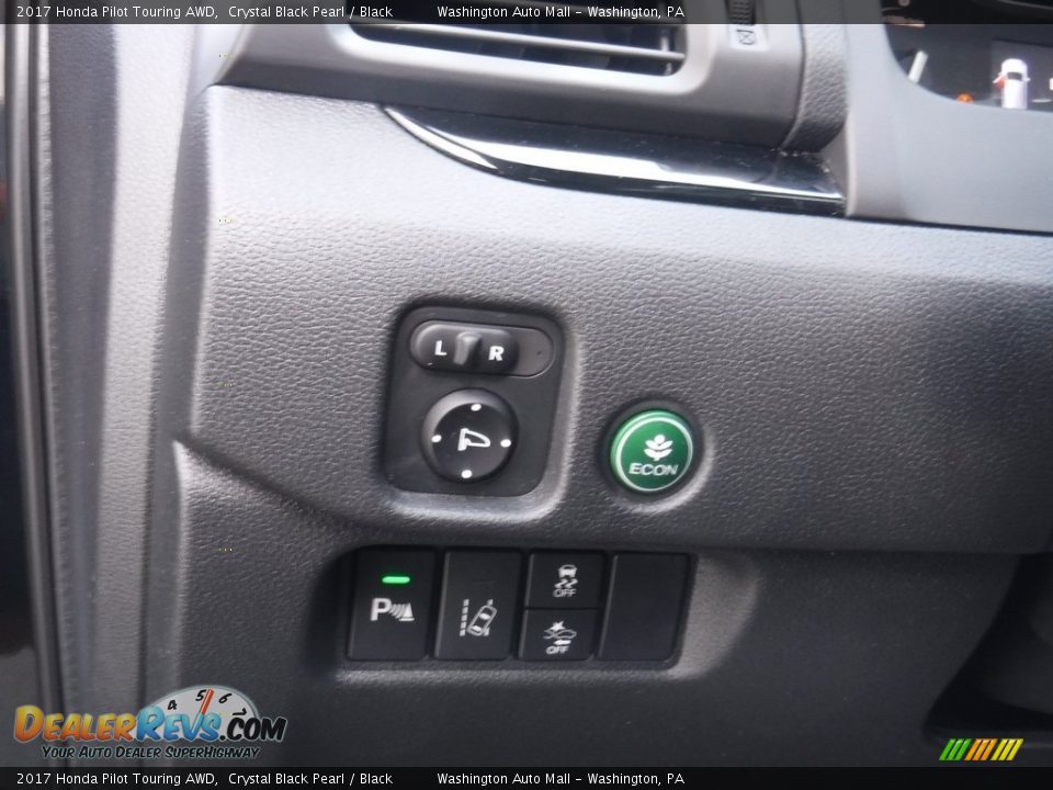 2017 Honda Pilot Touring AWD Crystal Black Pearl / Black Photo #14