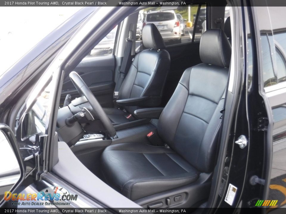 2017 Honda Pilot Touring AWD Crystal Black Pearl / Black Photo #16