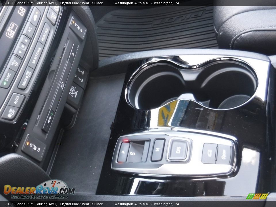 2017 Honda Pilot Touring AWD Crystal Black Pearl / Black Photo #20