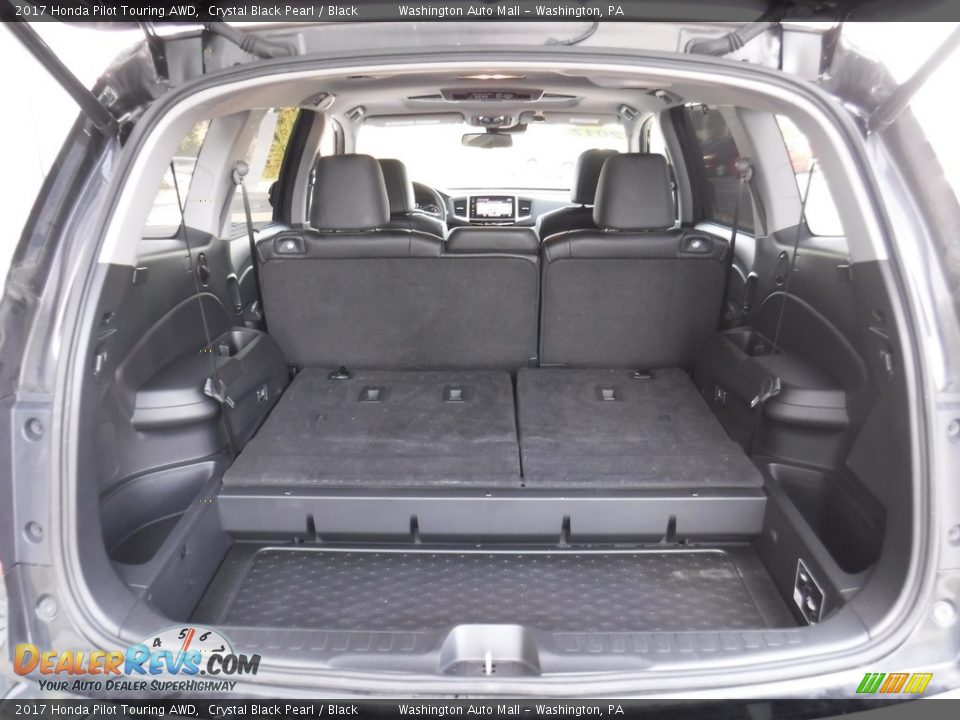 2017 Honda Pilot Touring AWD Crystal Black Pearl / Black Photo #27