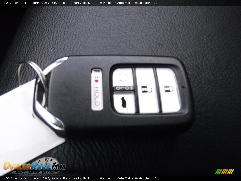 2017 Honda Pilot Touring AWD Crystal Black Pearl / Black Photo #30