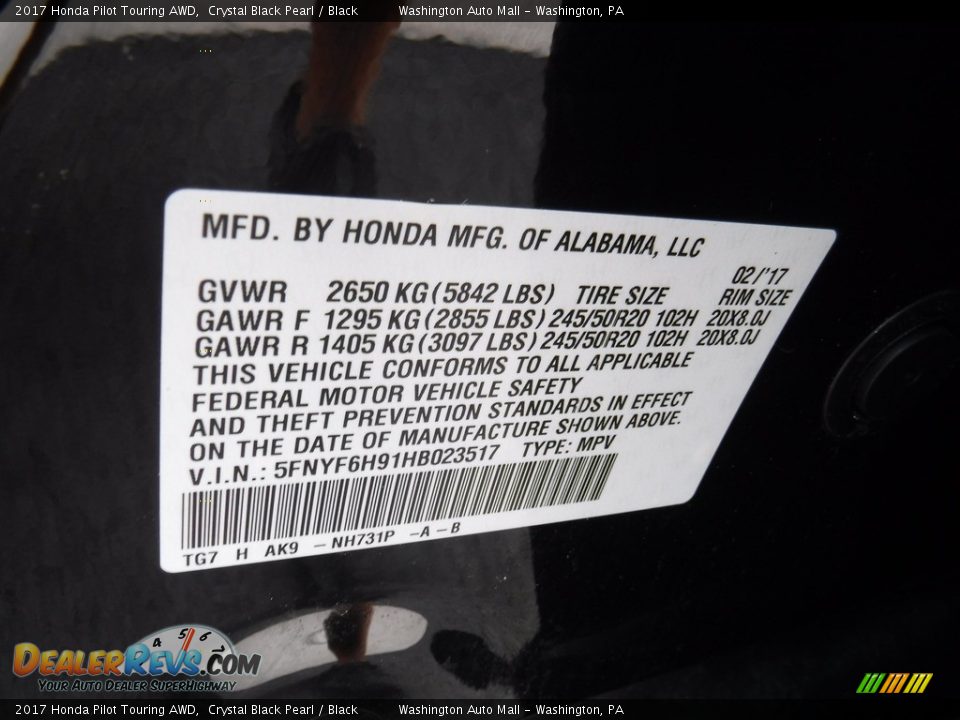 2017 Honda Pilot Touring AWD Crystal Black Pearl / Black Photo #31