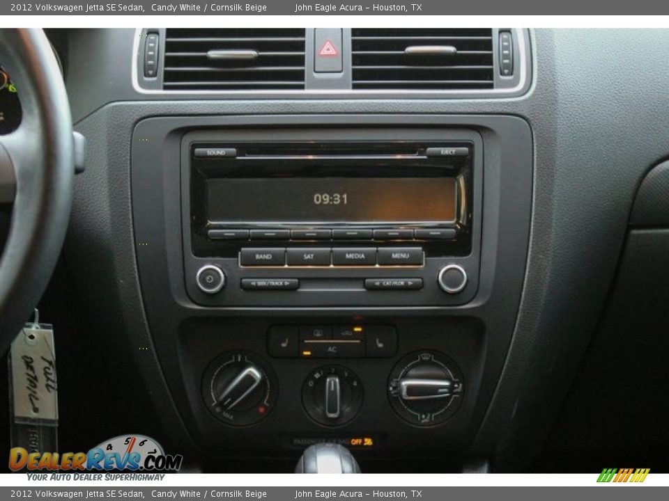 2012 Volkswagen Jetta SE Sedan Candy White / Cornsilk Beige Photo #29