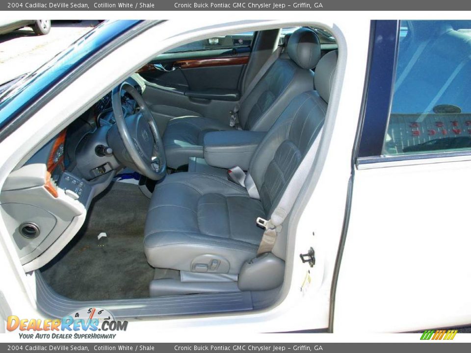 2004 Cadillac DeVille Sedan Cotillion White / Shale Photo #10