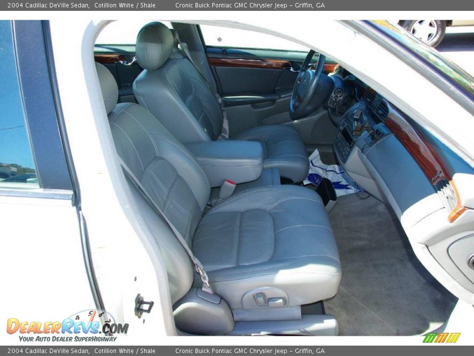 2004 Cadillac DeVille Sedan Cotillion White / Shale Photo #11