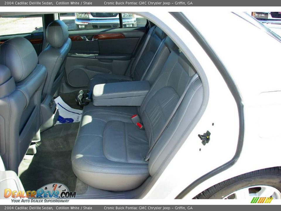 2004 Cadillac DeVille Sedan Cotillion White / Shale Photo #12