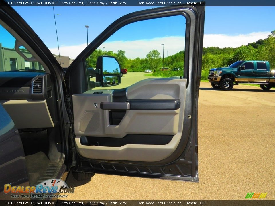 2018 Ford F250 Super Duty XLT Crew Cab 4x4 Stone Gray / Earth Gray Photo #26
