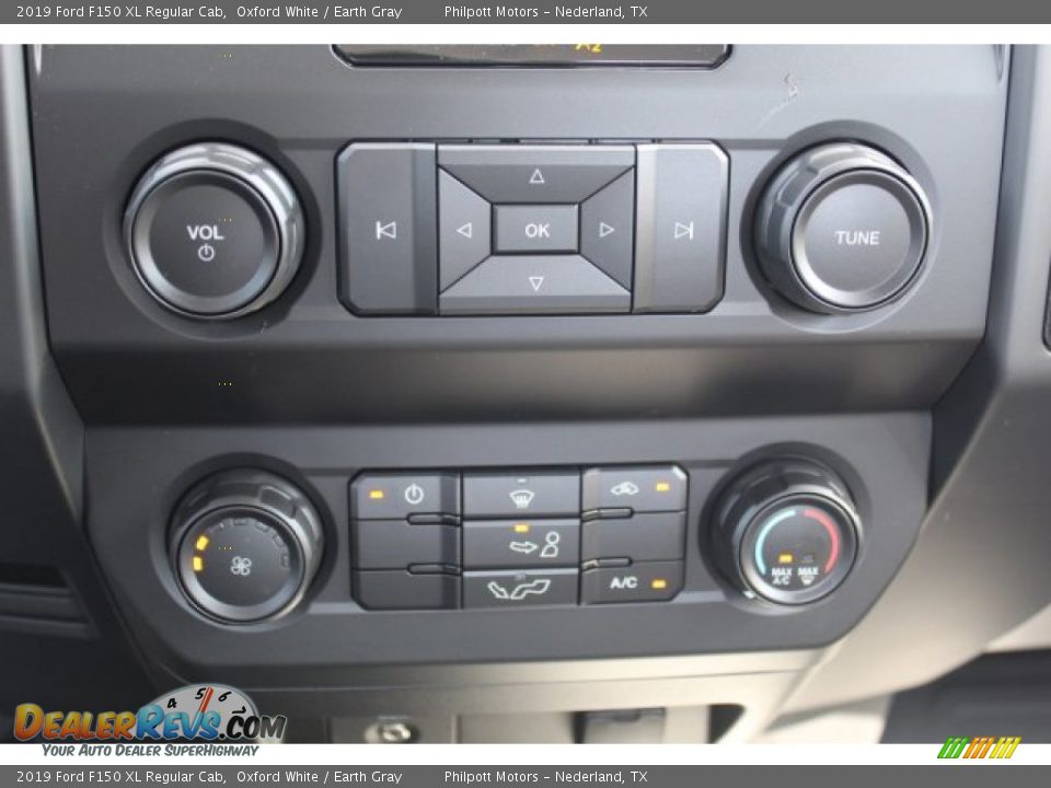 2019 Ford F150 XL Regular Cab Oxford White / Earth Gray Photo #15