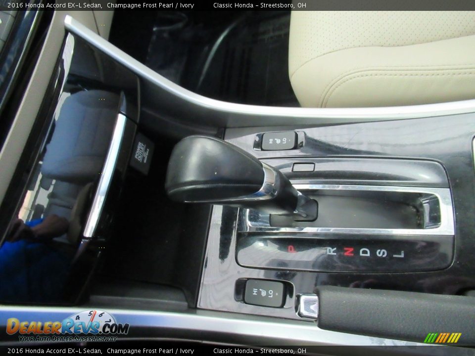 2016 Honda Accord EX-L Sedan Champagne Frost Pearl / Ivory Photo #32