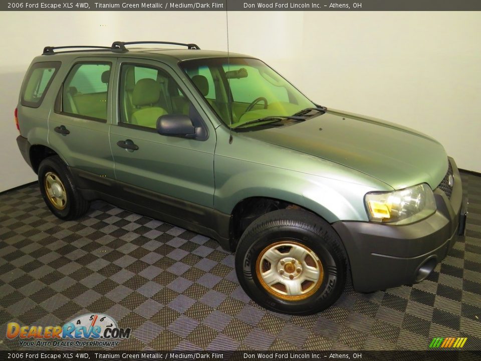 2006 Ford Escape XLS 4WD Titanium Green Metallic / Medium/Dark Flint Photo #2