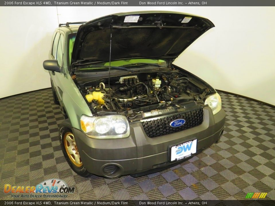 2006 Ford Escape XLS 4WD Titanium Green Metallic / Medium/Dark Flint Photo #5