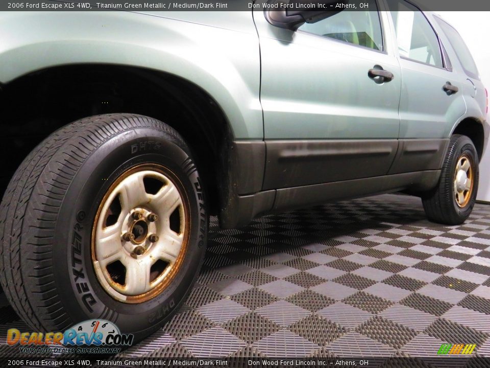 2006 Ford Escape XLS 4WD Titanium Green Metallic / Medium/Dark Flint Photo #8