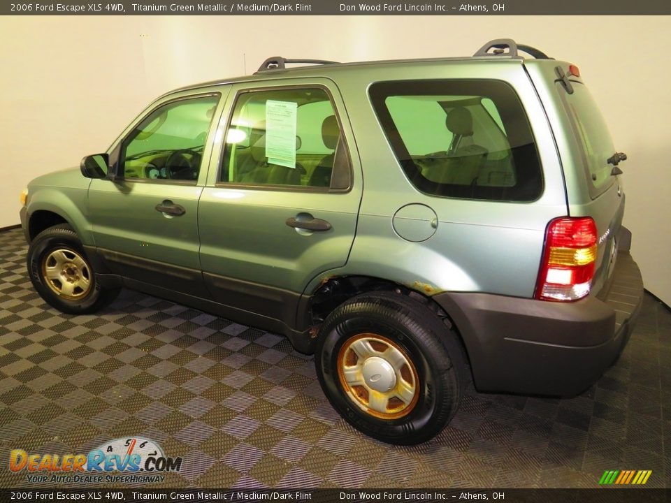 2006 Ford Escape XLS 4WD Titanium Green Metallic / Medium/Dark Flint Photo #9