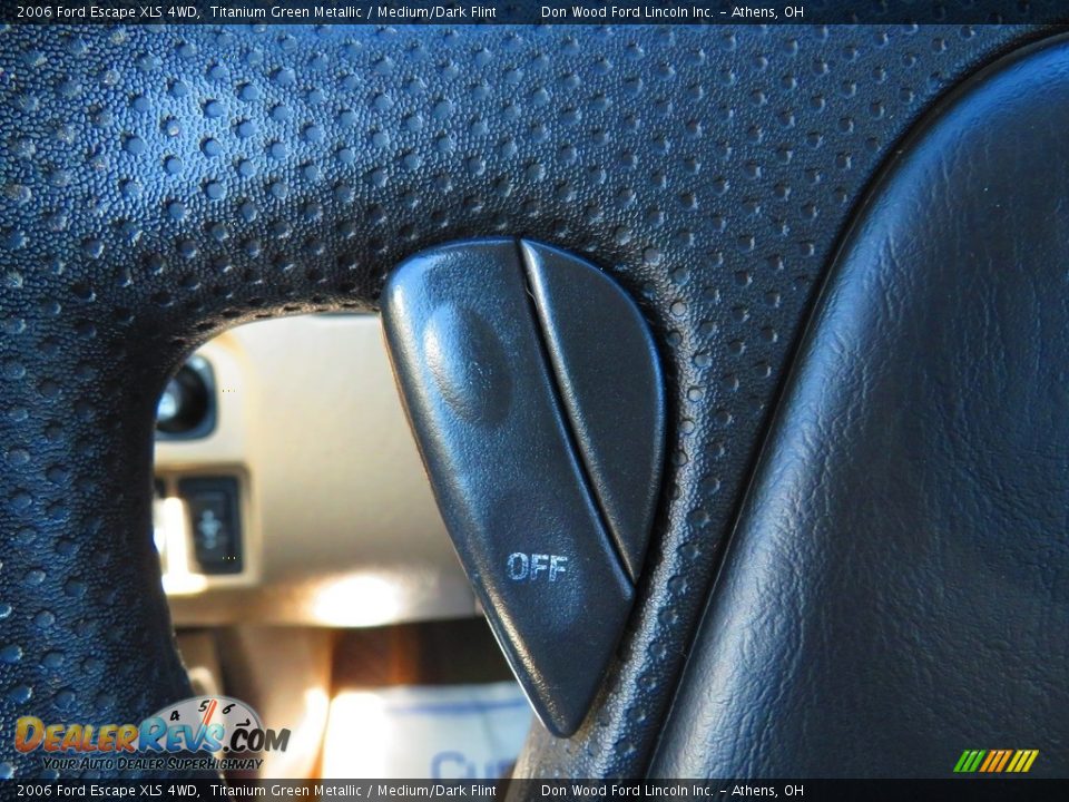 2006 Ford Escape XLS 4WD Titanium Green Metallic / Medium/Dark Flint Photo #31