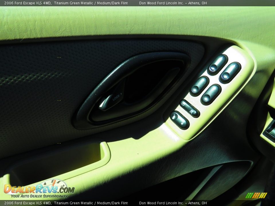 2006 Ford Escape XLS 4WD Titanium Green Metallic / Medium/Dark Flint Photo #34