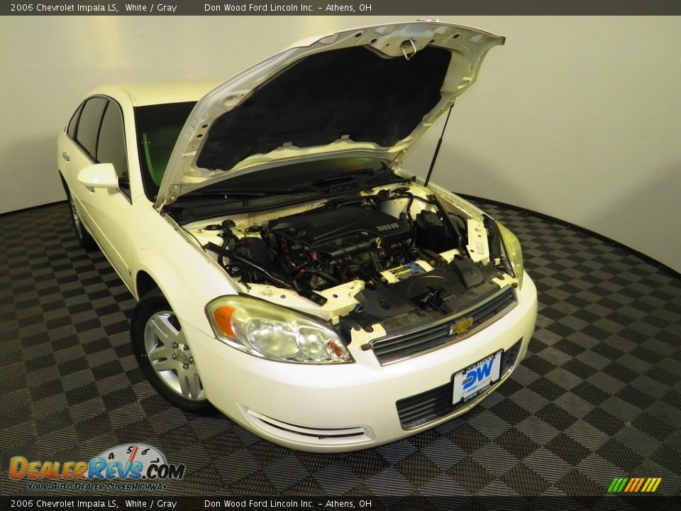 2006 Chevrolet Impala LS White / Gray Photo #5