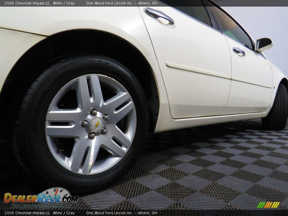 2006 Chevrolet Impala LS White / Gray Photo #15