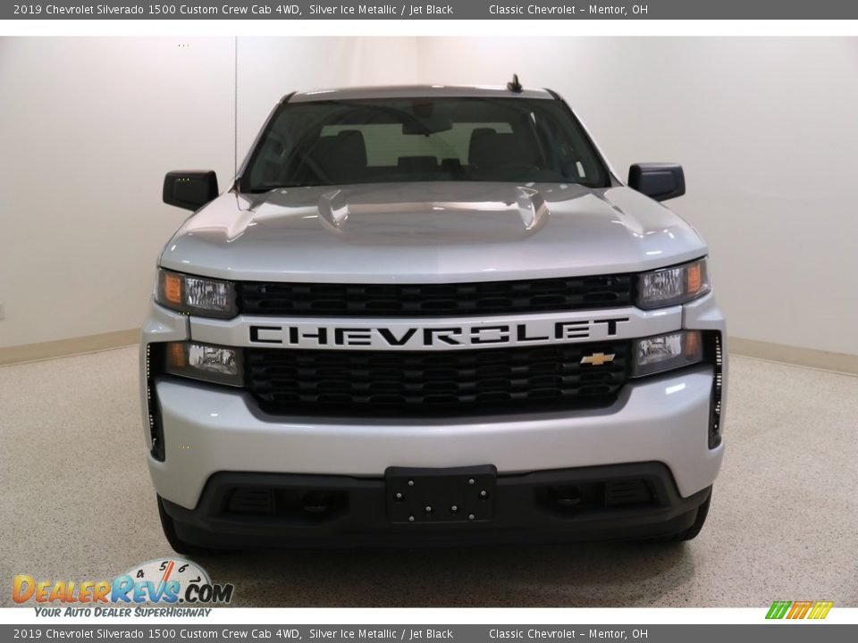 2019 Chevrolet Silverado 1500 Custom Crew Cab 4WD Silver Ice Metallic / Jet Black Photo #2
