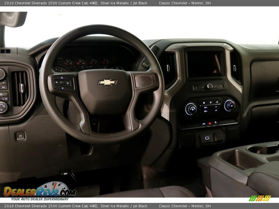 2019 Chevrolet Silverado 1500 Custom Crew Cab 4WD Silver Ice Metallic / Jet Black Photo #6