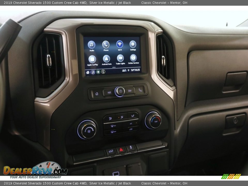 Controls of 2019 Chevrolet Silverado 1500 Custom Crew Cab 4WD Photo #9