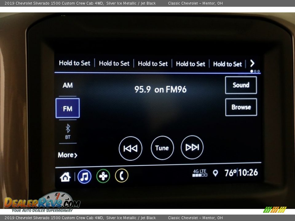 Controls of 2019 Chevrolet Silverado 1500 Custom Crew Cab 4WD Photo #11
