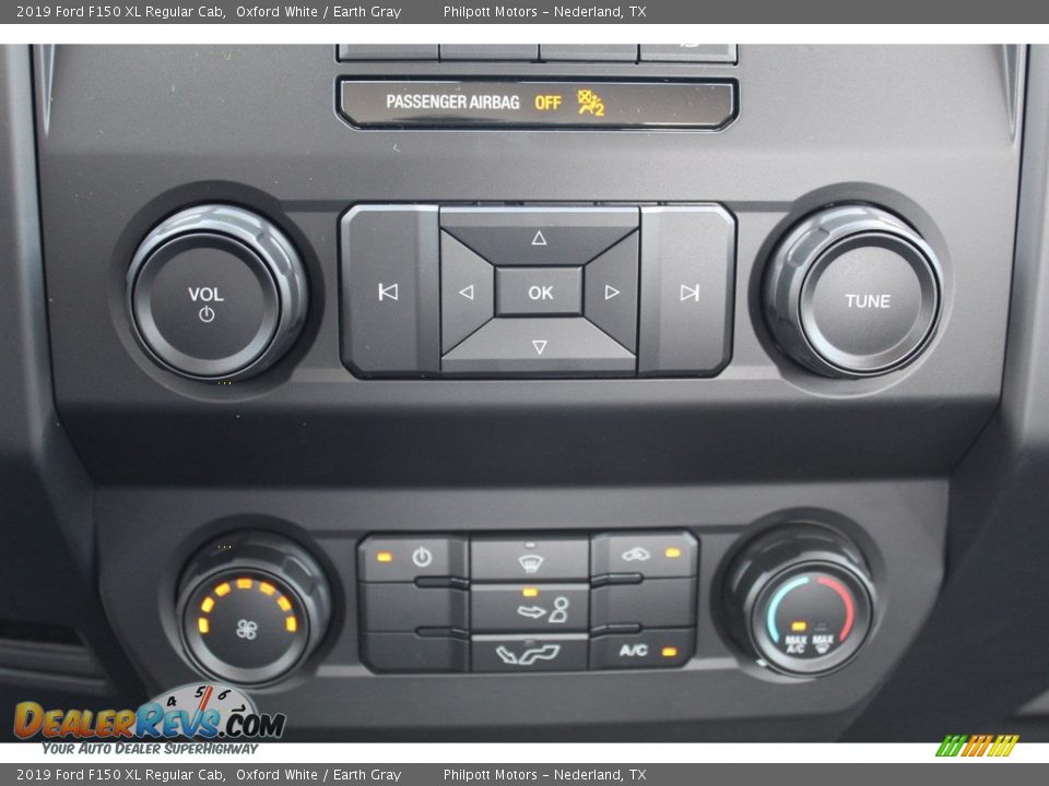 2019 Ford F150 XL Regular Cab Oxford White / Earth Gray Photo #18