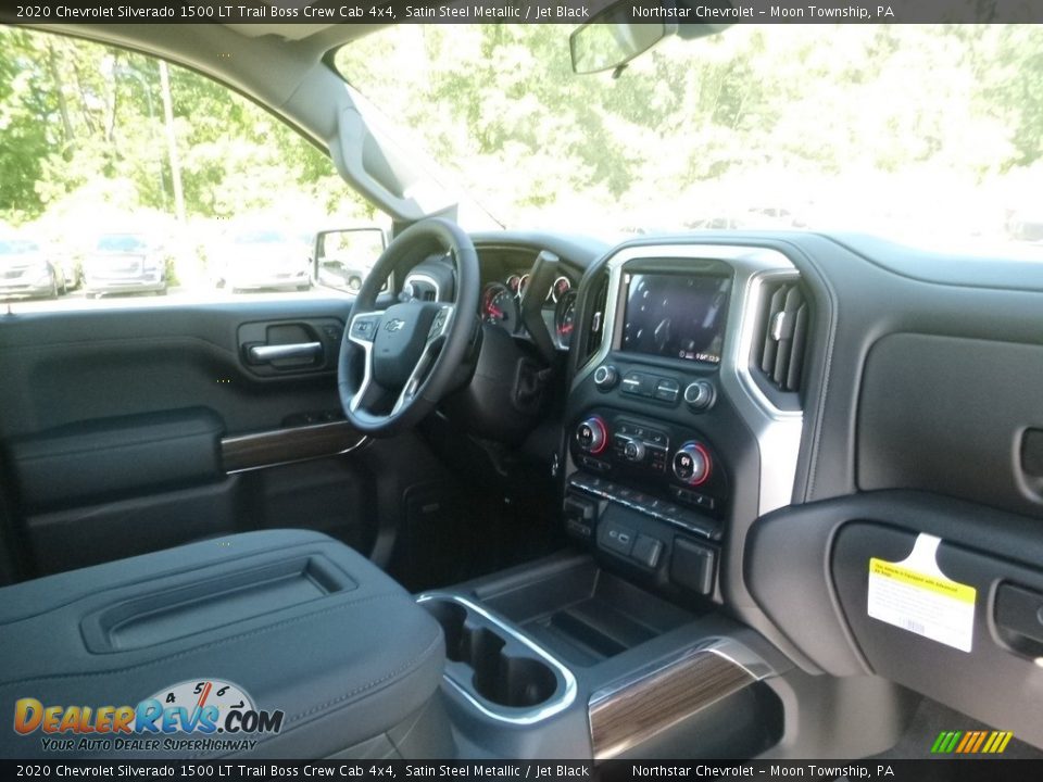 Dashboard of 2020 Chevrolet Silverado 1500 LT Trail Boss Crew Cab 4x4 Photo #10