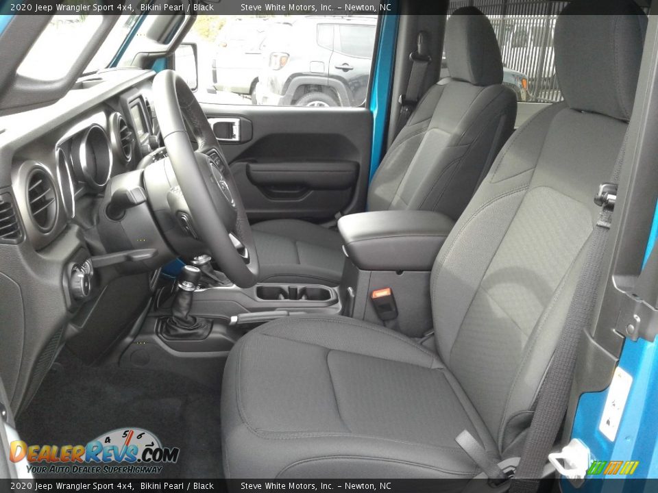 Front Seat of 2020 Jeep Wrangler Sport 4x4 Photo #10