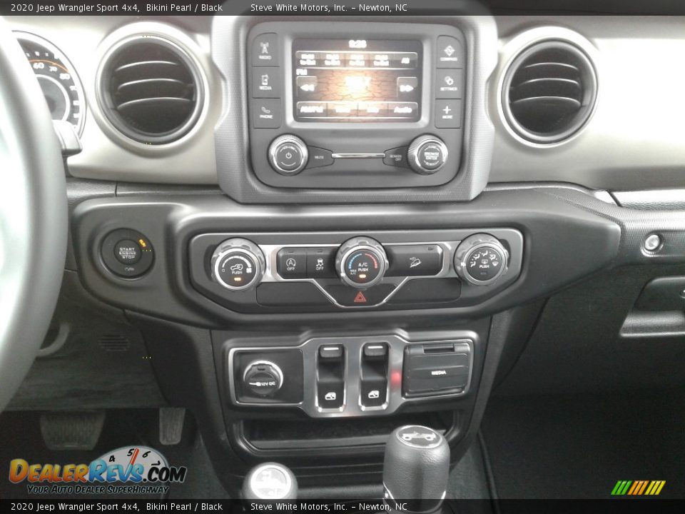 Controls of 2020 Jeep Wrangler Sport 4x4 Photo #18