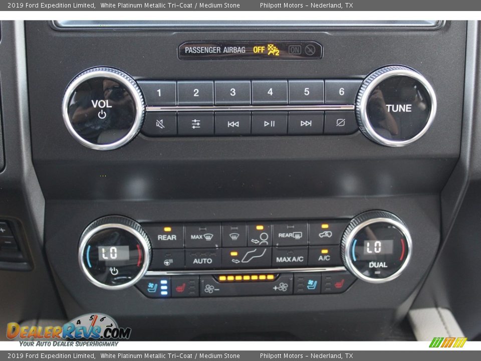 2019 Ford Expedition Limited White Platinum Metallic Tri-Coat / Medium Stone Photo #17