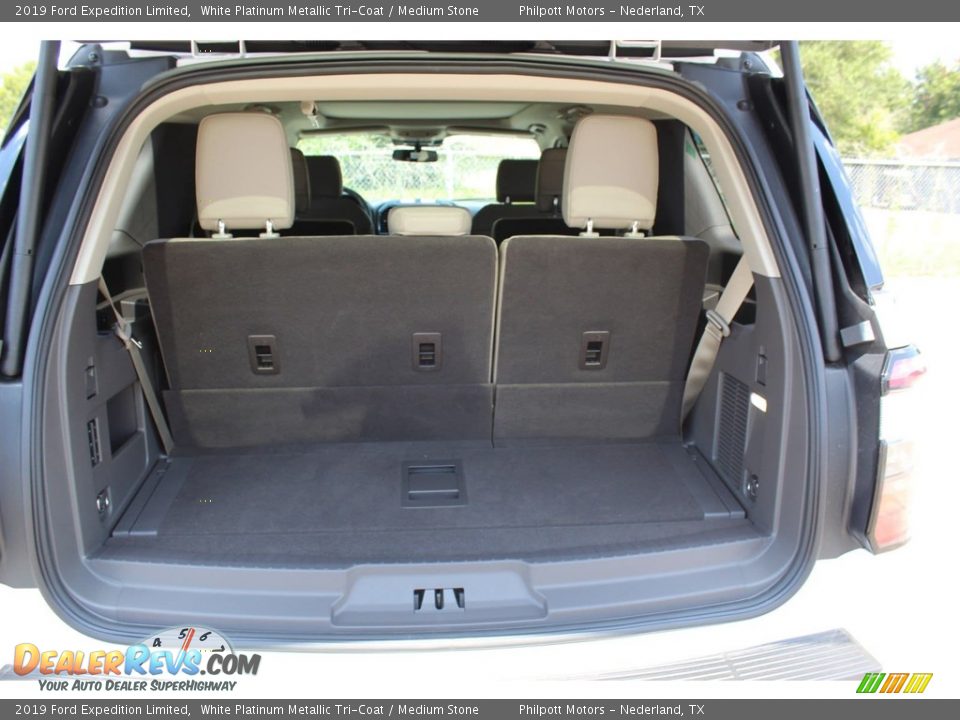 2019 Ford Expedition Limited White Platinum Metallic Tri-Coat / Medium Stone Photo #26