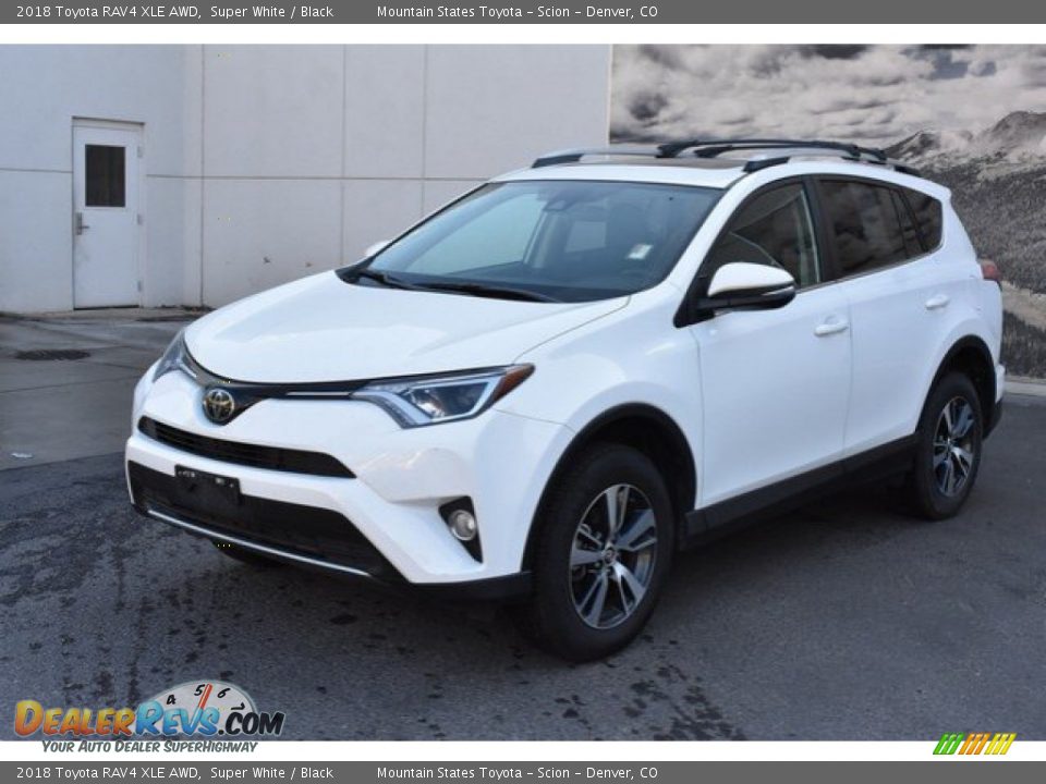 2018 Toyota RAV4 XLE AWD Super White / Black Photo #2