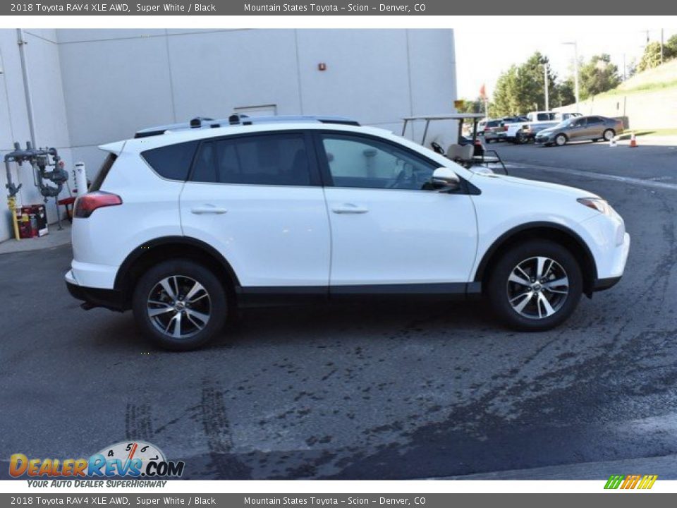 2018 Toyota RAV4 XLE AWD Super White / Black Photo #7