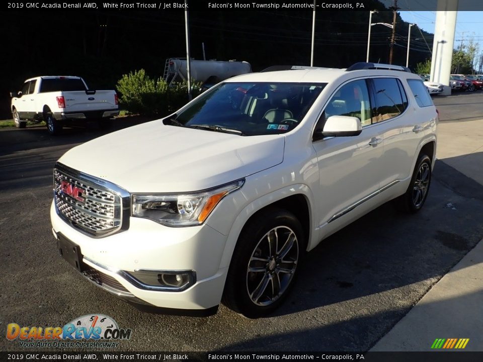 Front 3/4 View of 2019 GMC Acadia Denali AWD Photo #6