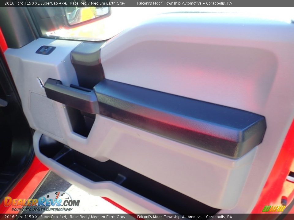 2016 Ford F150 XL SuperCab 4x4 Race Red / Medium Earth Gray Photo #12