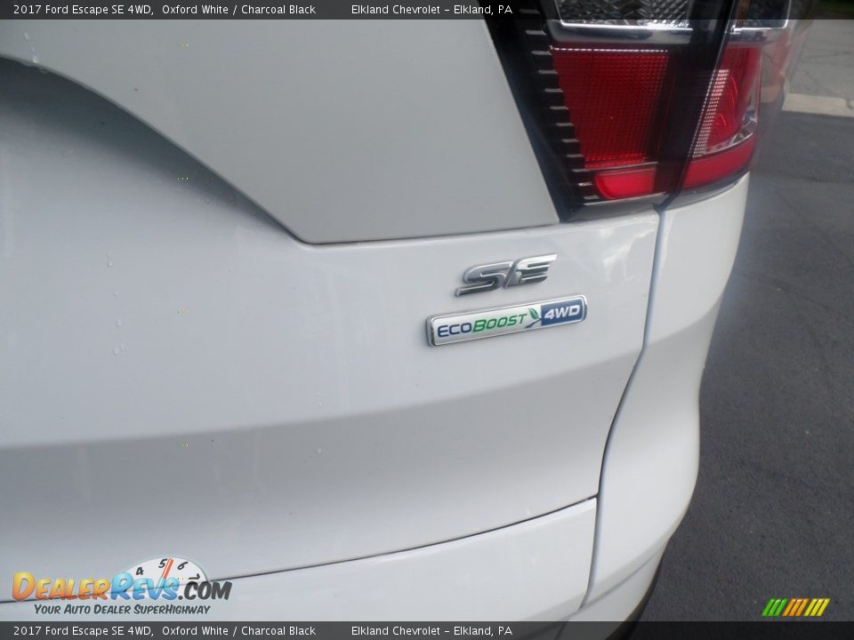 2017 Ford Escape SE 4WD Oxford White / Charcoal Black Photo #13
